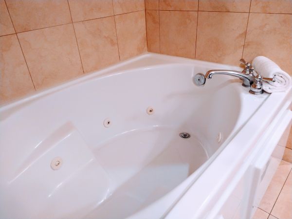 Acrylic Tub Installation in Wooster
